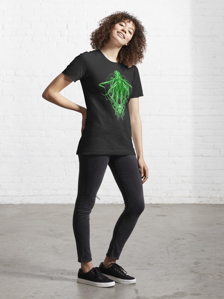 Alternate view of Cthulhu in green Essential T-Shirt