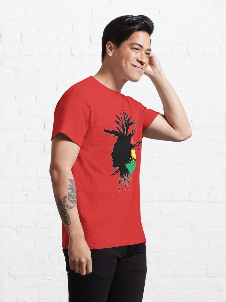 Alternative Ansicht von Rasta fürchtet die Reggae-Wurzeln der äthiopischen Flagge Rastafarian Jamaica Classic T-Shirt