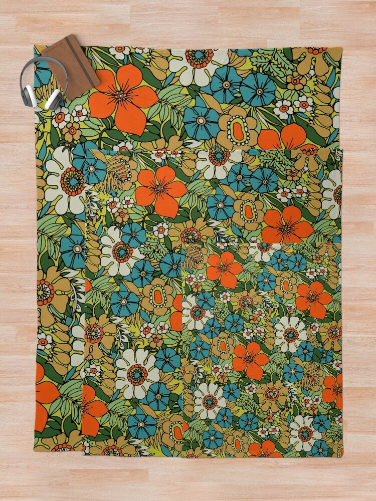 Alternate view of 70s Plate Throw Blanket