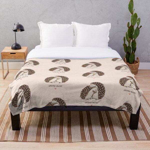 Hedge-hugs Throw Blanket