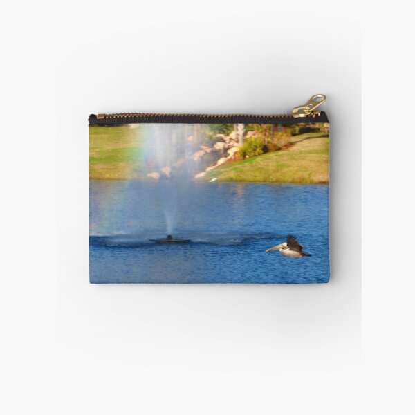 Artikelvorschau, Flight by a fountain entworfen und verkauft von B. Randi Bailey.