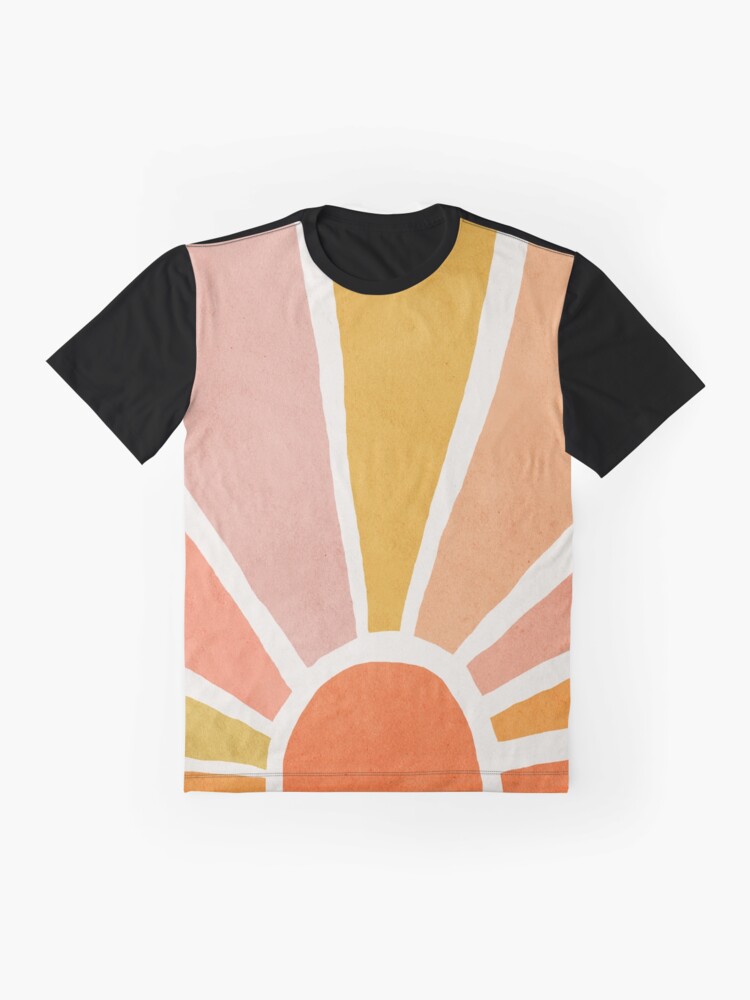 Aperçu 4 sur 5. T-shirt graphique avec l'œuvre Soleil, Abstrait, Décorations murales d'enfants modernes du milieu du siècle, Chambre d'enfant créée et vendue par juliaemelian.