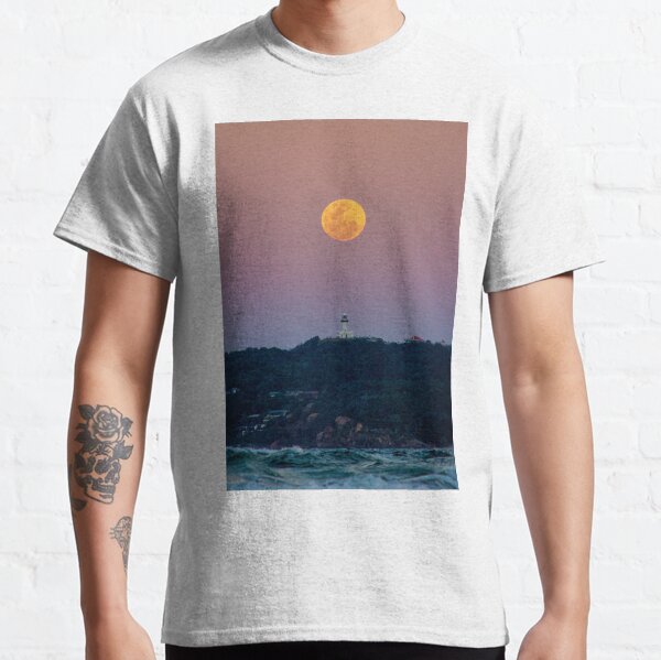 Full moon rising in Byron Bay Classic T-Shirt