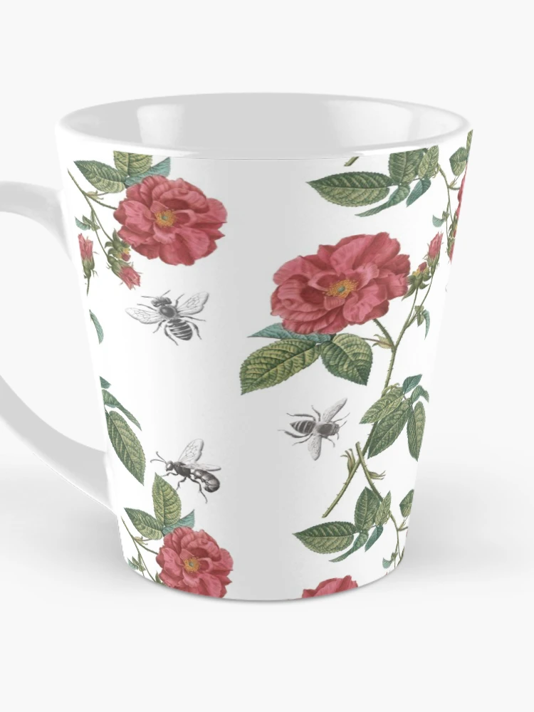 Aperçu 3 sur 4. Mug à café avec l'œuvre Abeilles et Roses Rouges créée et vendue par Epic Splash Creations.