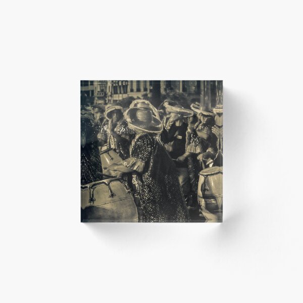 Aperçu de l'œuvre Groupe de batteurs de Candombe au défilé du carnaval de l'Uruguay créée et vendue par DFLC Prints.