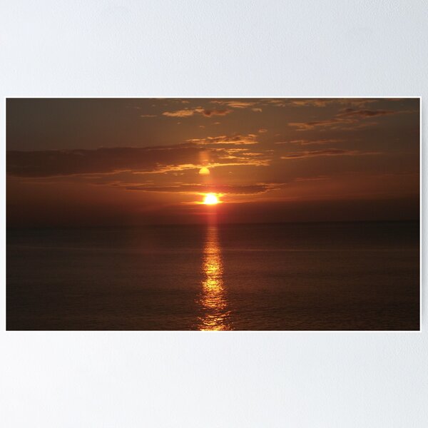 Aperçu de l'œuvre Sea Sunsets over Wales IIII créée et vendue par XtomJames.