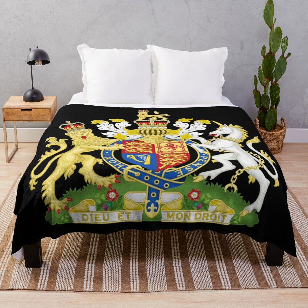 UK royal coat of arms Throw Blanket