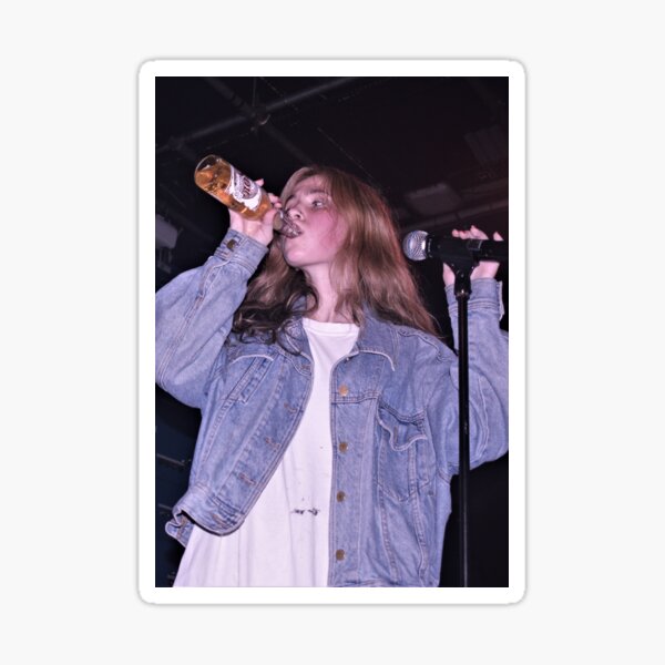 Clairo Pegatina
