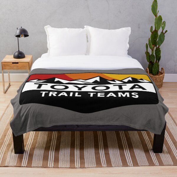 Toyota Trail Teams Colors Mountain Badge (unofficial) Throw Blanket