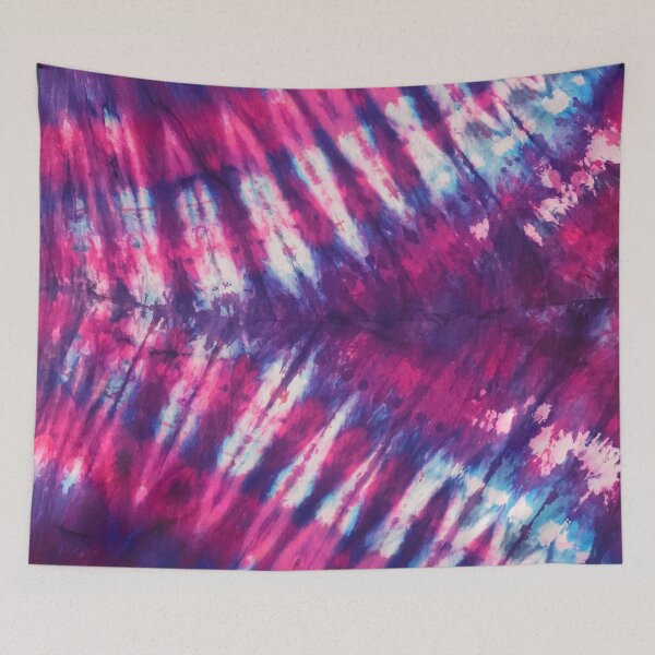 Artikelvorschau, lila und blau v tiedye entworfen und verkauft von MadmyrtleDesign.