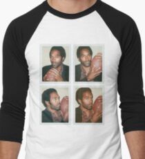 Glove won't fit Men's Baseball ¾ T-Shirt