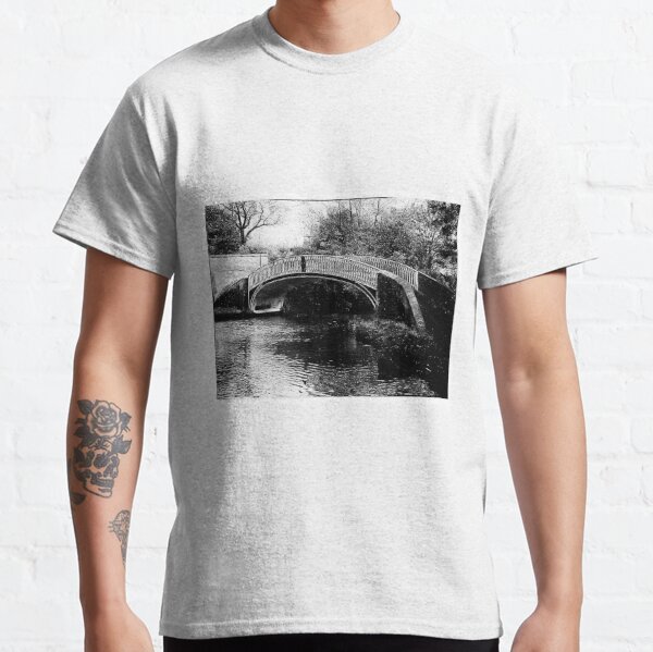 Brinklow Arm Bridge, North Oxford canals Classic T-Shirt