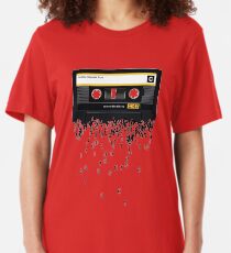 Der Tod der Kassette. Slim Fit T-Shirt