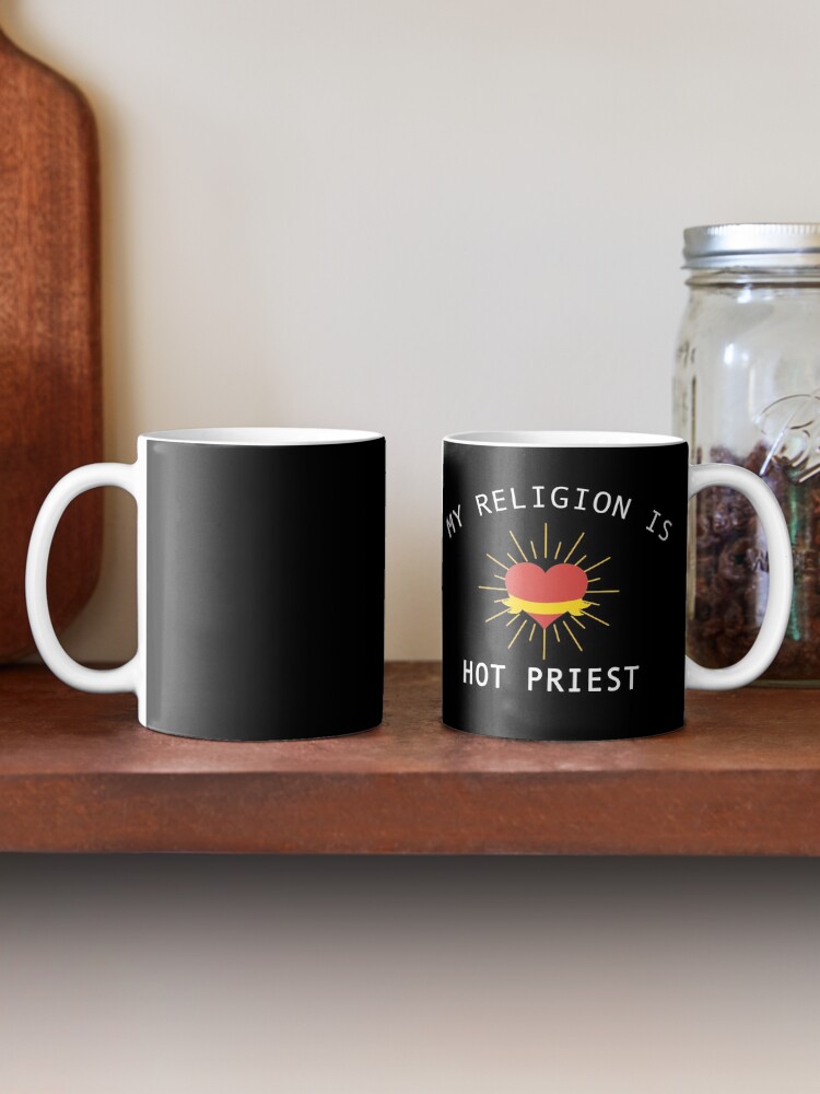 Imagen 2 de 6, Taza de café con la obra Mi religión es el sacerdote ardiente | Regalo de Fleabag | Sagrado Corazón, diseñada y vendida por Nada18.