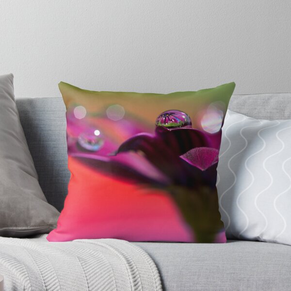 Aperçu de l'œuvre Purple Daisy Dream III créée et vendue par Melinda Gaal.