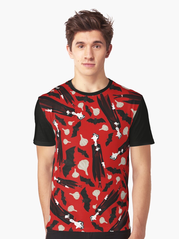 Aperçu 1 sur 5. T-shirt graphique avec l'œuvre Vampire créée et vendue par BarracudApps.