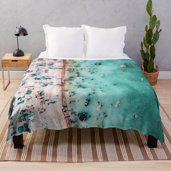 Artikelvorschau, Aerial Beach Print, große druckbare Ocean Waves Wandkunst, Teal Coastal Decor, Strand mit Menschen entworfen und verkauft von radub85.