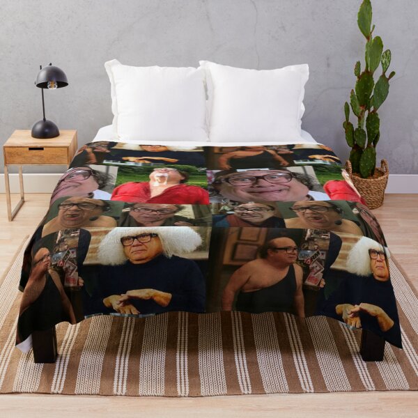 Frank Reynolds- pure art Throw Blanket