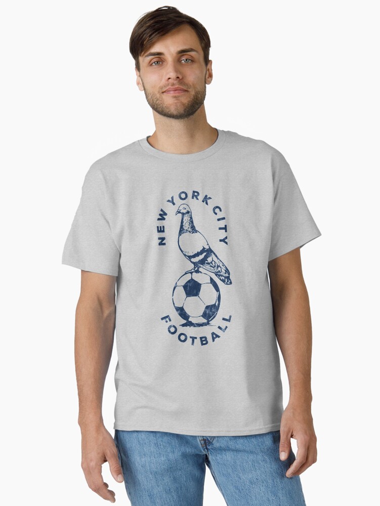 Thumbnail 1 von 7, Classic T-Shirt, New- York Citytauben-Fußball-T - Shirt designt und verkauft von ObsidianFox.