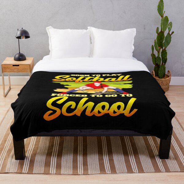 Artikelvorschau, Geboren, um Softball zu spielen. Gezwungen, zur Schule zu gehen entworfen und verkauft von SoCoolDesign.