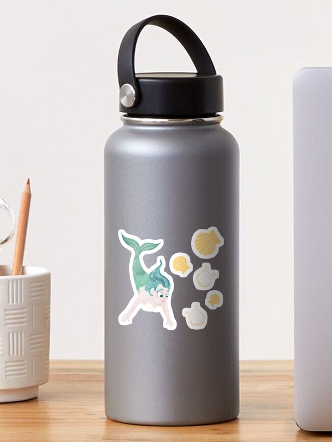 Aperçu 1 sur 3. Sticker avec l'œuvre Sirene - enfant créée et vendue par BarracudApps.