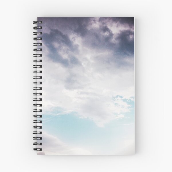 Aperçu de l'œuvre Nuages dans le ciel, tu sais ce que je ressens créée et vendue par MichalisStudio.