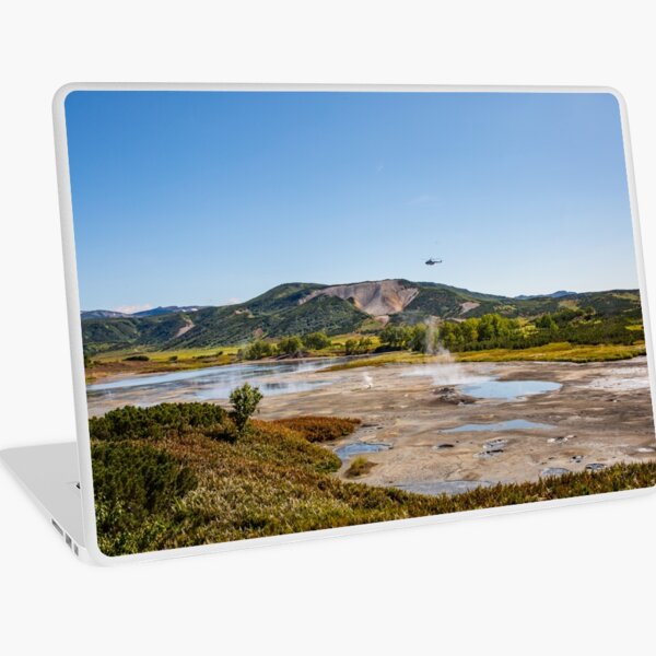 Bear Resort: Caldera Uzon Laptop Skin