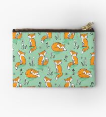 Dreamy Fox in Green Studio Pouch