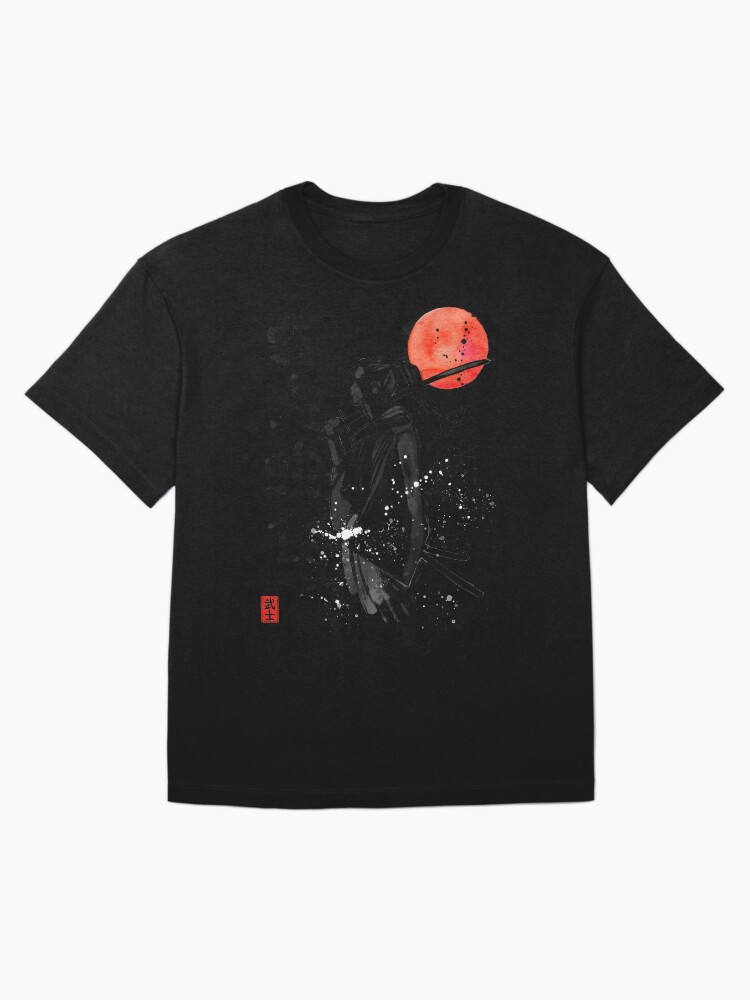Imagen 3 de 7, Camiseta oversize con la obra Samurai con proverbio en japonés, diseñada y vendida por Yoteformo.