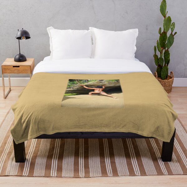 Naked muscle rasta Throw Blanket