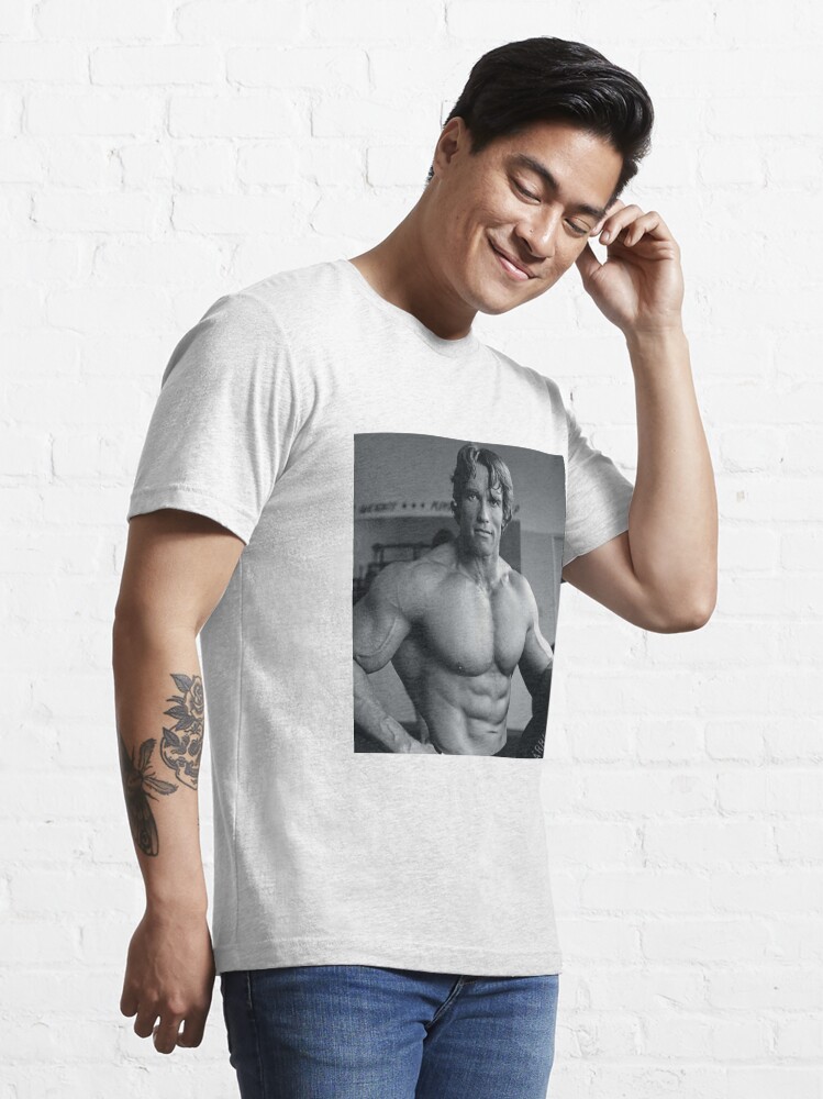 arnold in t shirt