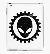 Gear-Alien-Black iPad Case/Skin
