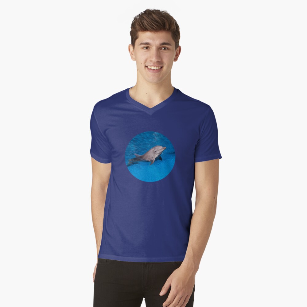 Artikel-Vorschau von T-Shirt mit V-Ausschnitt, designt und verkauft von Igelchen.