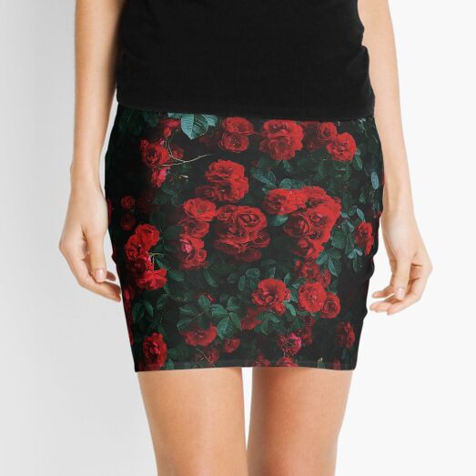 Artikel-Vorschau von Schöne rote Rosen blühen, designt und verkauft von newburyboutique.