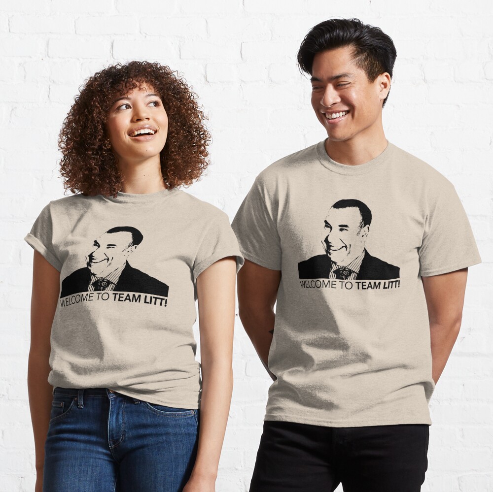 T-shirt essentiel for Sale avec l'œuvre « Costumes Louis Litt Bienvenue à  Team Litt Tshirt » de l'artiste theshirtnerd