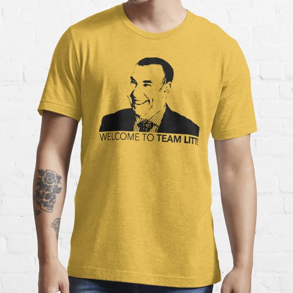 T-shirt essentiel for Sale avec l'œuvre « Costumes Louis Litt Bienvenue à  Team Litt Tshirt » de l'artiste theshirtnerd