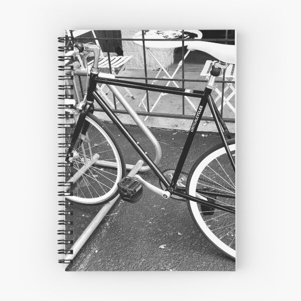 Aperçu de l'œuvre Fixie noir et blanc créée et vendue par Rachel Jeffrey.