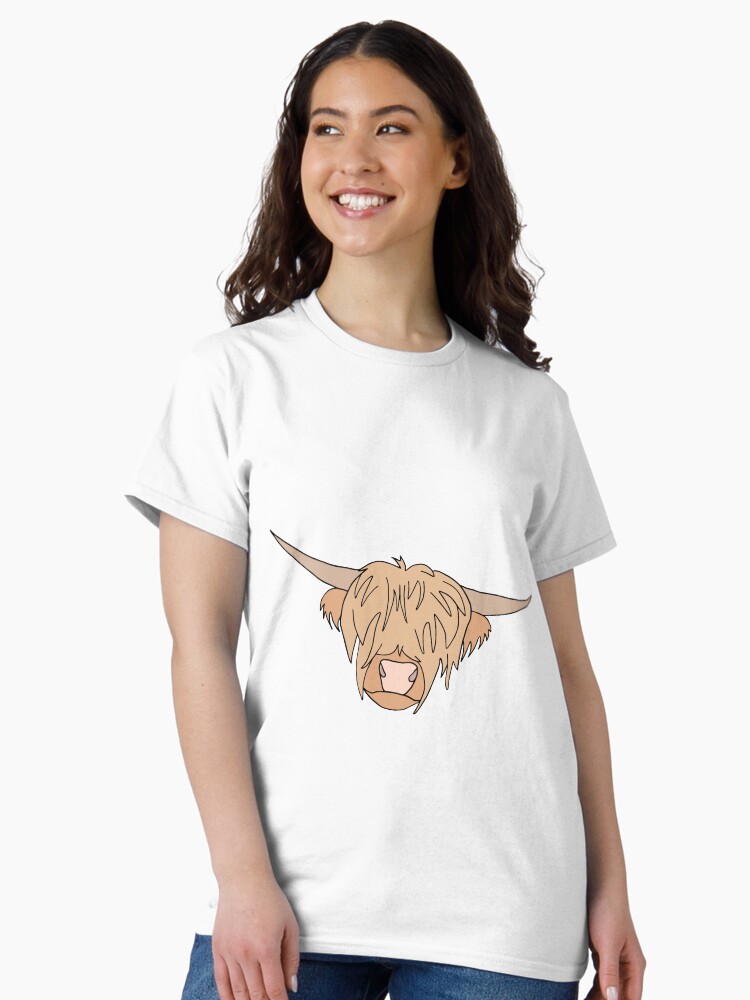 Imagen 2 de 7, Camiseta clásica con la obra Vaca de las Tierras Altas de Escocia, diseñada y vendida por carinasav.
