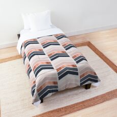 Chevrons in Rouge, Marine und Kupfer Tagesdecke
