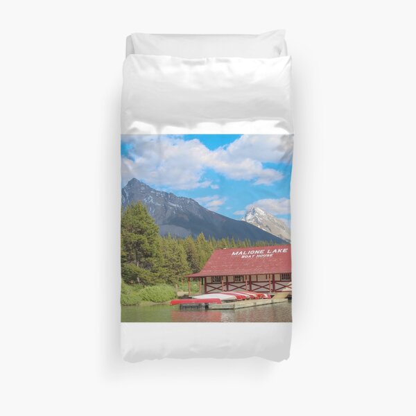 Maligne Lake in Banff Alberta Canada Duvet Cover