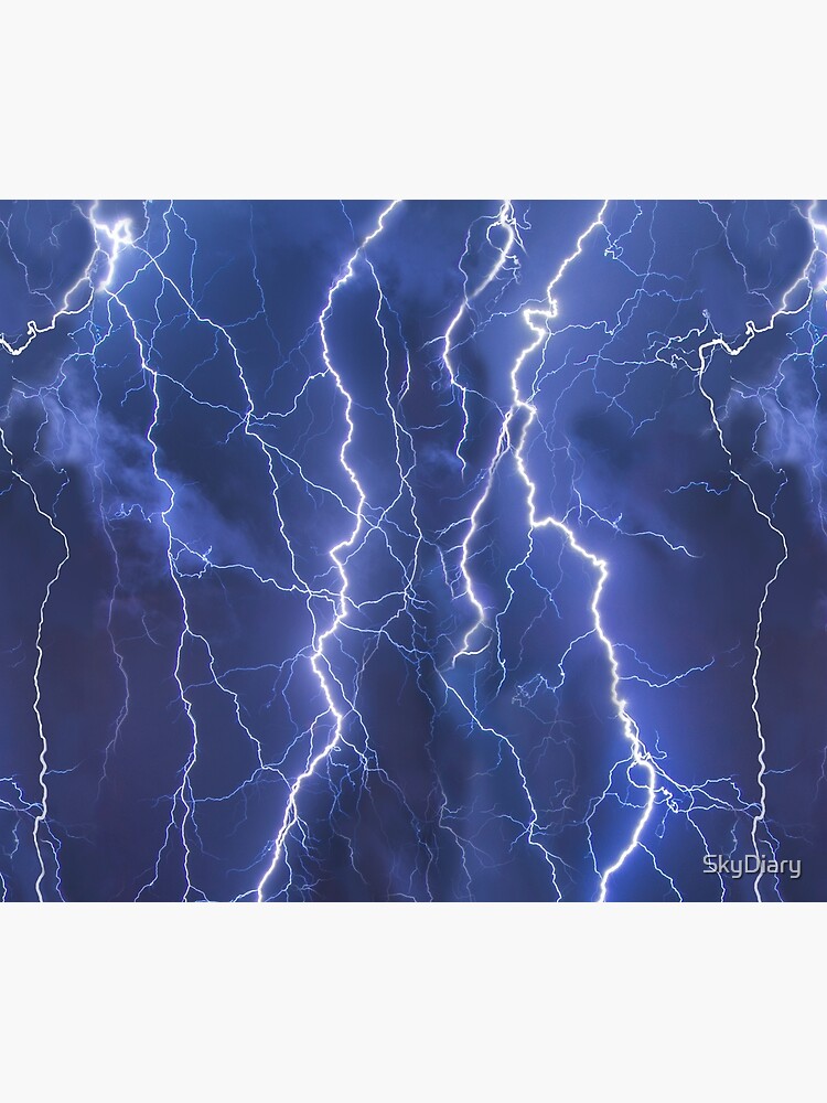 Dazzling blue lightning by SkyDiary