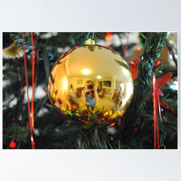 Artikelvorschau, A Christmas Bauble Self Portrait entworfen und verkauft von flabberbeak.