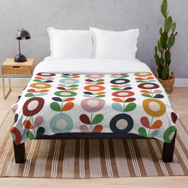 1960s floral pattern Throw Blanket