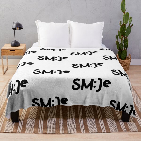 Aperçu de l'œuvre Motivational Inspirational and Positive quote - smile typography text art by Word Fandom - wordfandom créée et vendue par Kerry Pritchard.