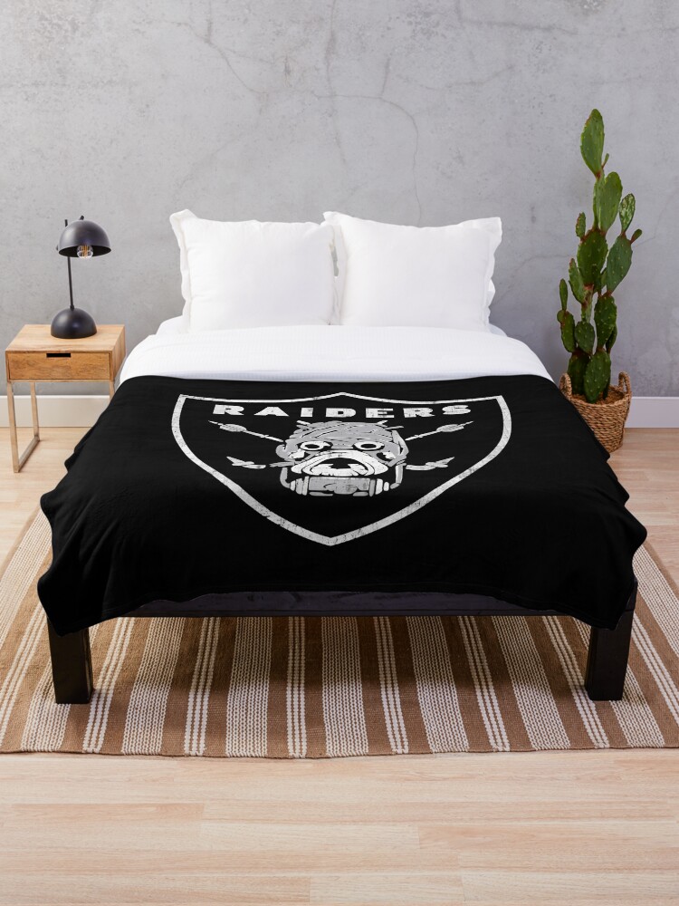 Raiders throw online blanket