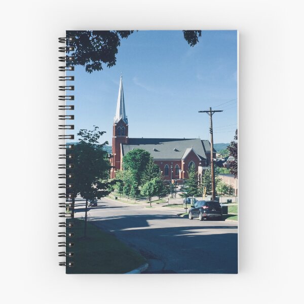 Artikelvorschau, Katholische Kirche St. Francis Xavier - Petoskey, Michigan entworfen und verkauft von Margo Munson.