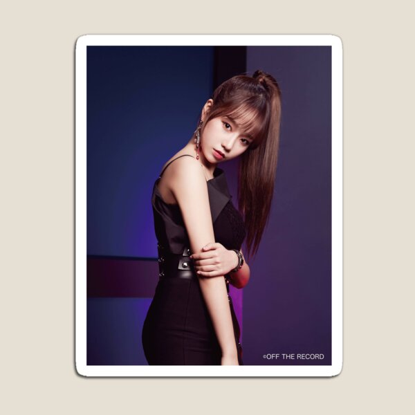 Aperçu de l'œuvre IZ * ONE BUENOS AIRES YURI créée et vendue par PD101EMPORIUM.