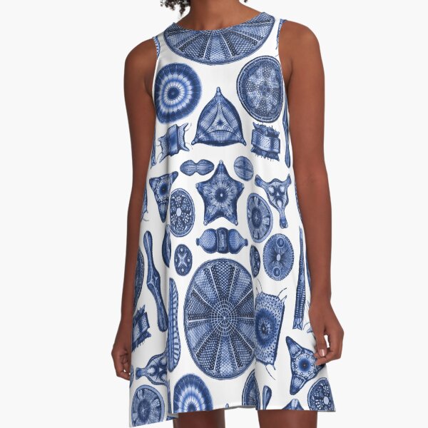Artikel-Vorschau von Ernst Haeckel Diatoms Indigo Blue, designt und verkauft von aimeewilson.