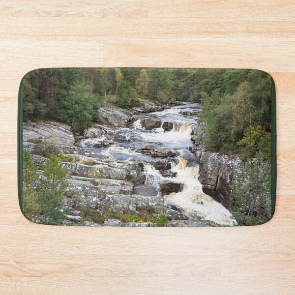 Aperçu de l'œuvre Chute de la rivière Highland à Silverbridge créée et vendue par Alternative Perspectives.
