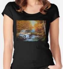 Camiseta entallada de cuello ancho Viviendo en una furgoneta, junto al río